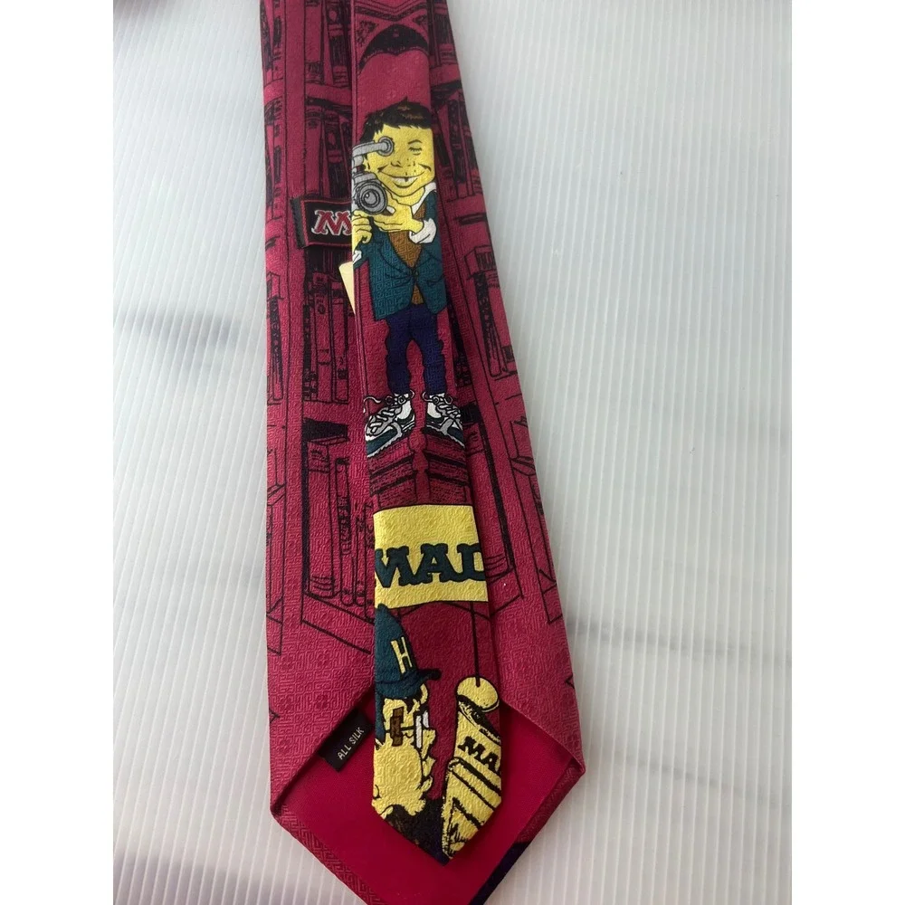 Vintage 1992 MAD Magazine Alfred E Neuman‎ Silk Tie Red Burgundy Camera NWT 90s